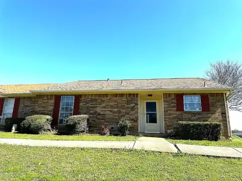 E Mountain Lane #33, Grand Prairie, TX 75052