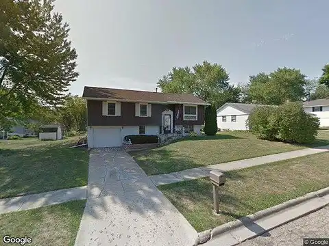 W Knox Dr, Freeport, IL 61032