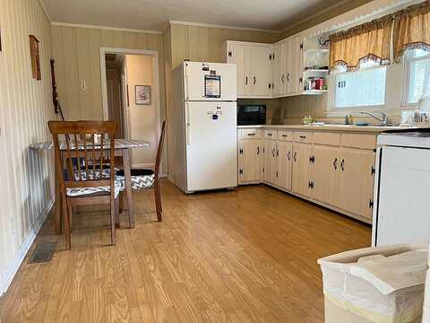Lakeshore, BOWDON, GA 30108
