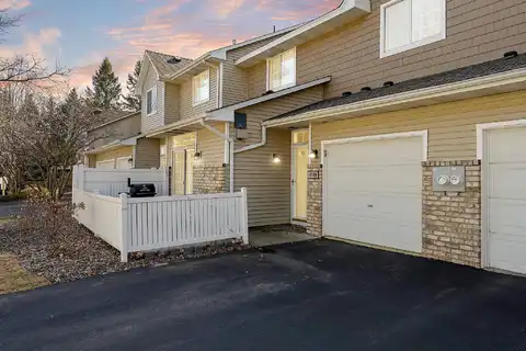 Cobblestone, EDEN PRAIRIE, MN 55347