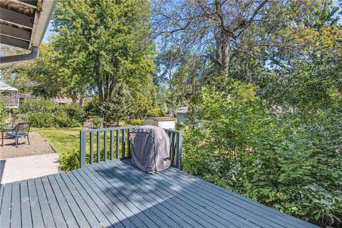 Nicols, SAINT PAUL, MN 55122