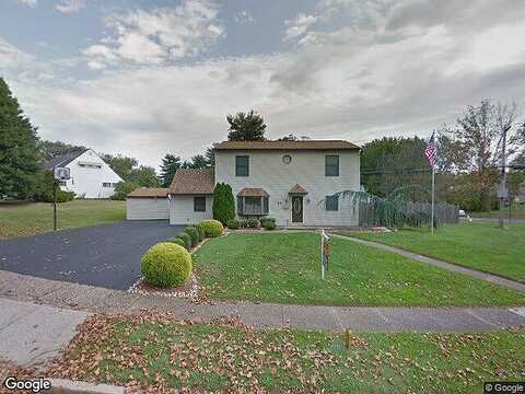 Queen Lily, LEVITTOWN, PA 19057