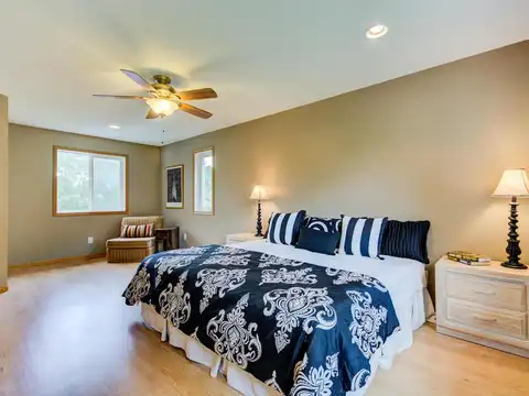 Griffon, LAKEVILLE, MN 55044