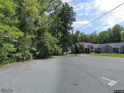 Holly Berry, FREDERICKSBURG, VA 22406
