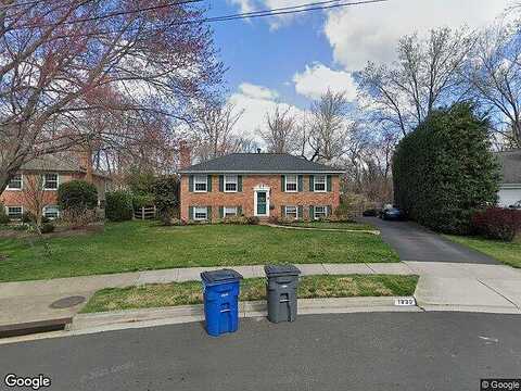 Foxhall, MC LEAN, VA 22101