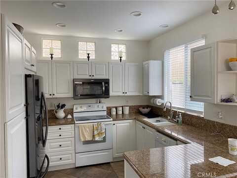 Calle De Los Grabados, RANCHO SANTA MARGARITA, CA 92688