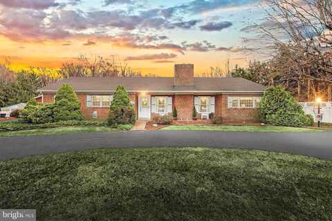 Berlin, NEW OXFORD, PA 17350