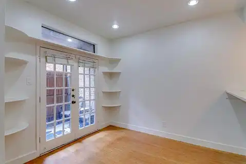 Holly Hill Dr, Dallas, TX 75231