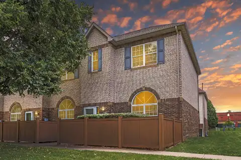 Regency, EDEN PRAIRIE, MN 55344