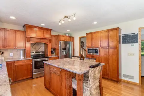 Jay, MINNEAPOLIS, MN 55448