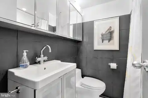 Wakefield Dr, Alexandria, VA 22307