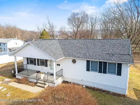 Maple, PECKVILLE, PA 18452