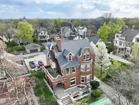 Highland, MILWAUKEE, WI 53208