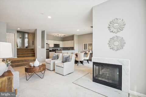 S Pickett St, Alexandria, VA 22304