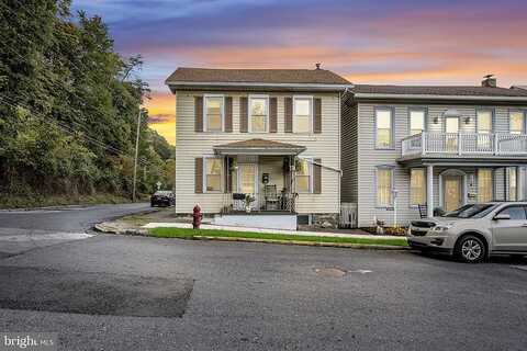 Market, NEWPORT, PA 17074