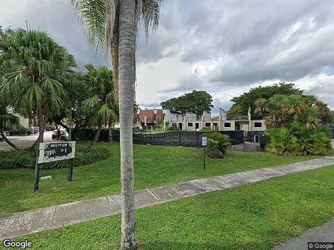 Palm Tree Ln, Pembroke Pines, FL 33024