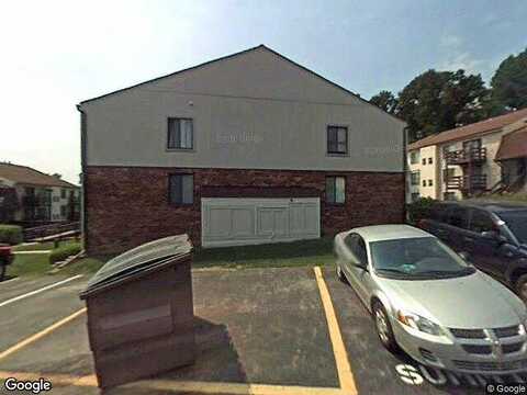 Hilltop Dr, Brookhaven, PA 19015
