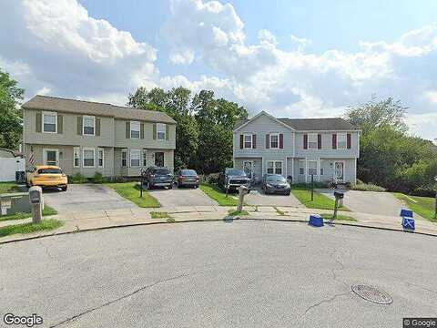 Debbi Ct, Hanover, PA 17331