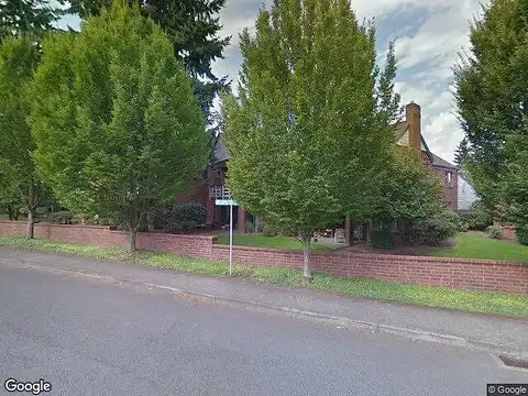 Ne Sacramento St, Portland, OR 97230