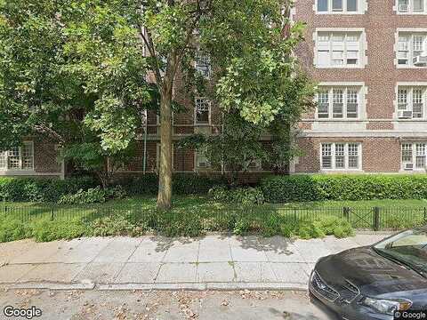 Pine St, Philadelphia, PA 19143