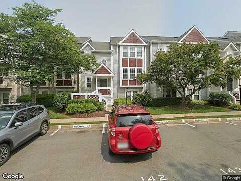 Grays Pointe Rd, Fairfax, VA 22033