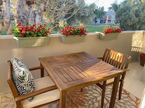 Oakmont Avenue #312, Las Vegas, NV 89109