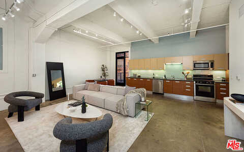 S Los Angeles Street #302, Los Angeles, CA 90014