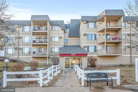 Heritage Hills Drive #205, Bloomington, MN 55437