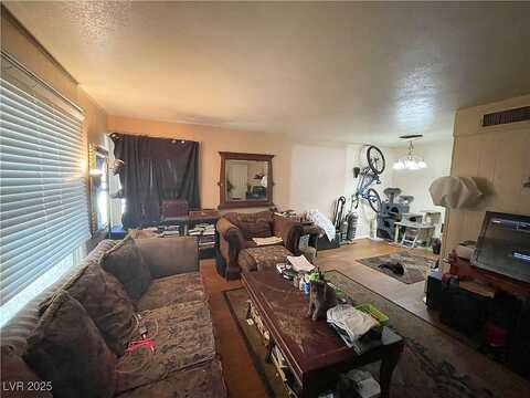 Dorothy Avenue #3, Las Vegas, NV 89119