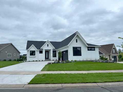 Latrobe, LAKE ELMO, MN 55042