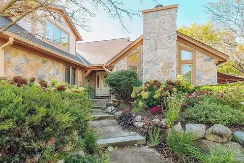 N19W22081 Fox View Court #2B, Waukesha, WI 53186