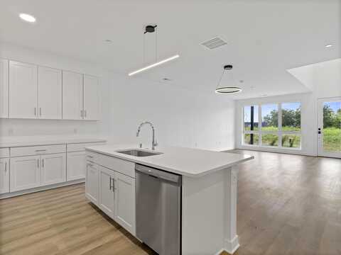 S Alder Place #105, Oak Creek, WI 53154