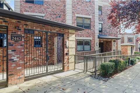 Nw Westover Rd #3-202, Portland, OR 97210