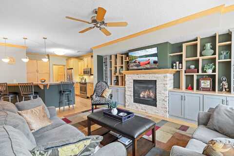 Falling Water Lane #C, Woodbury, MN 55129
