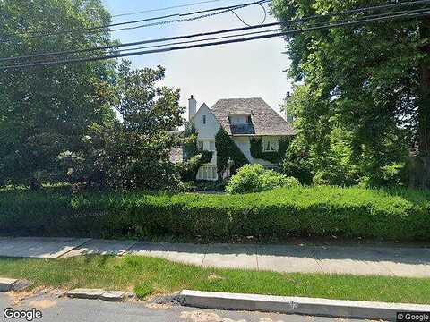 Chew St, Allentown, PA 18104