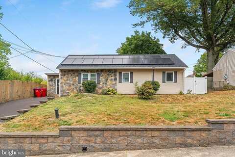 E Chestnut Street E, Souderton, PA 18964