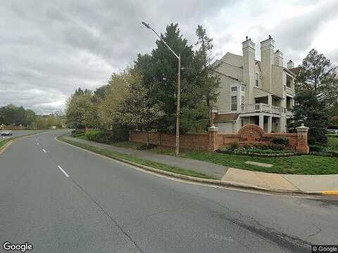 Ellingham Cir Unit D, Alexandria, VA 22315