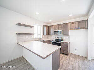 W Oak Ave, Yakima, WA 98903
