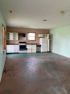 Quinn, EASTPOINT, FL 32328