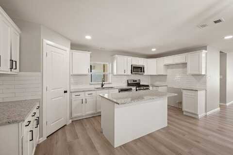 Stuart, FORT WORTH, TX 76110