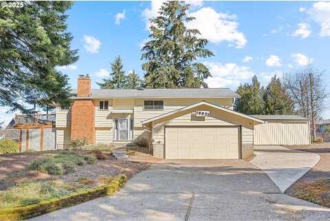Connie, OREGON CITY, OR 97045