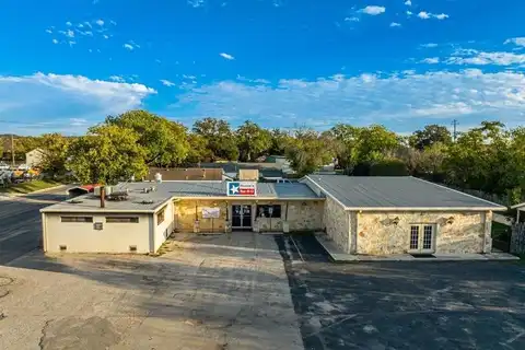213 Schreiner St, Kerrville, TX 78028