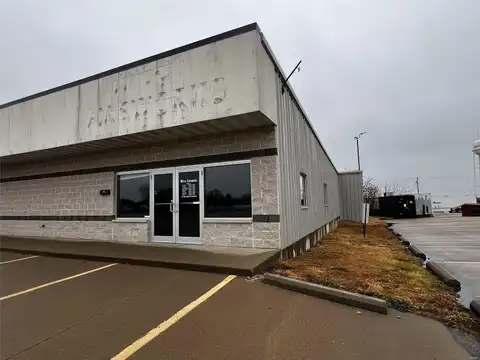 869 Marion City Rd, Palmyra, MO 63461