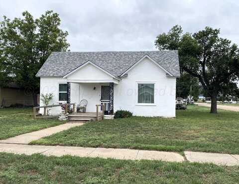 519 N Maple Street, Stratford, TX 79084