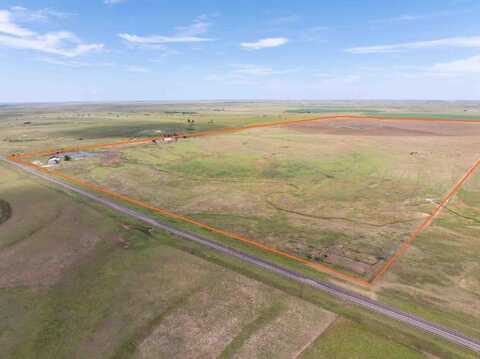 Bourquin Cattle 317 Ac, Follett, TX 79034