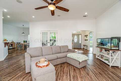 8113 TALLAHASSEE Drive, Amarillo, TX 79118