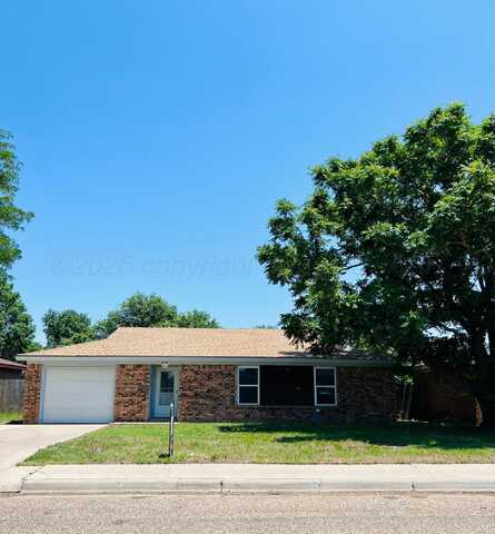 514 Hickory Avenue, Dumas, TX 79029