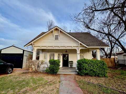 205 SE 3RD Street, Childress, TX 79201
