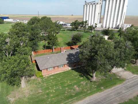 212 Farnsworth Street, Farnsworth, TX 79033