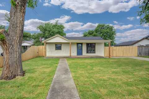 1216 Binkley Avenue, Dumas, TX 79029